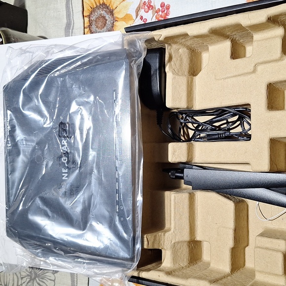 Netgear Nighthawk AC2600 Smart WiFi Router - Picture 2 of 3